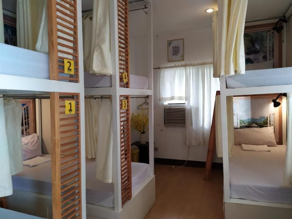 Фото His Capsule Hostel