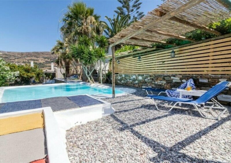 Гостиница Cozy 2-bedroom House in Tinos