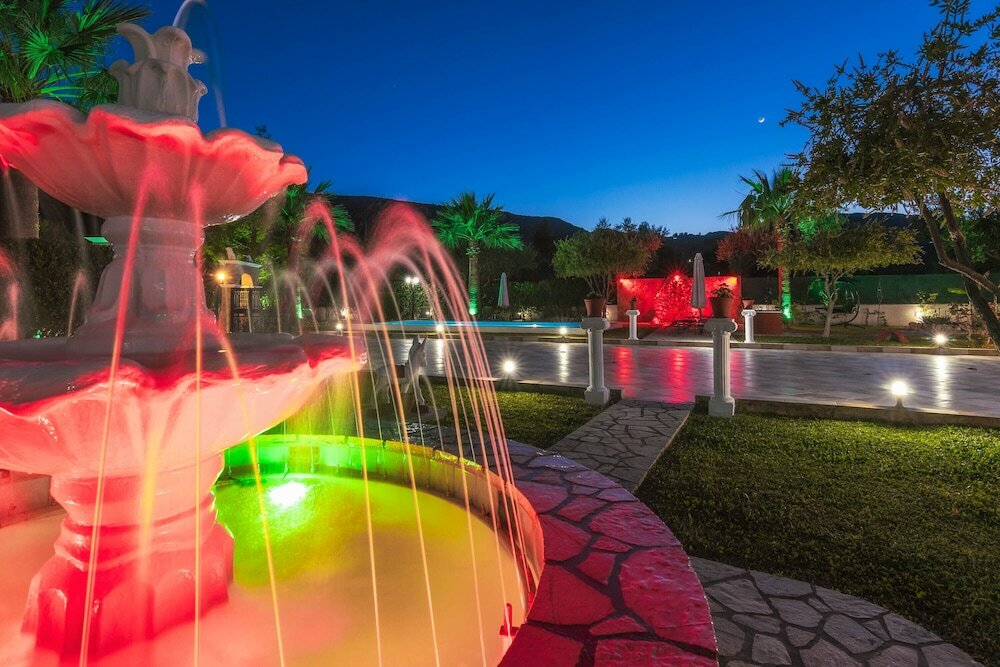 Фото Fontana Holiday Home