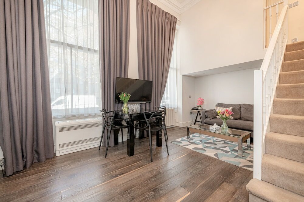 Фото Queensgate Court