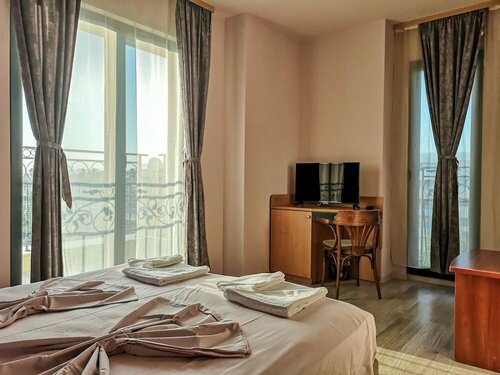 Гостиница Empera Hotel в Солнечном Береге