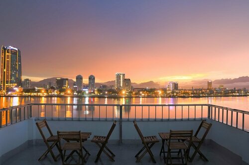 Гостиница Vitalis Riverside Hotel в Дананге