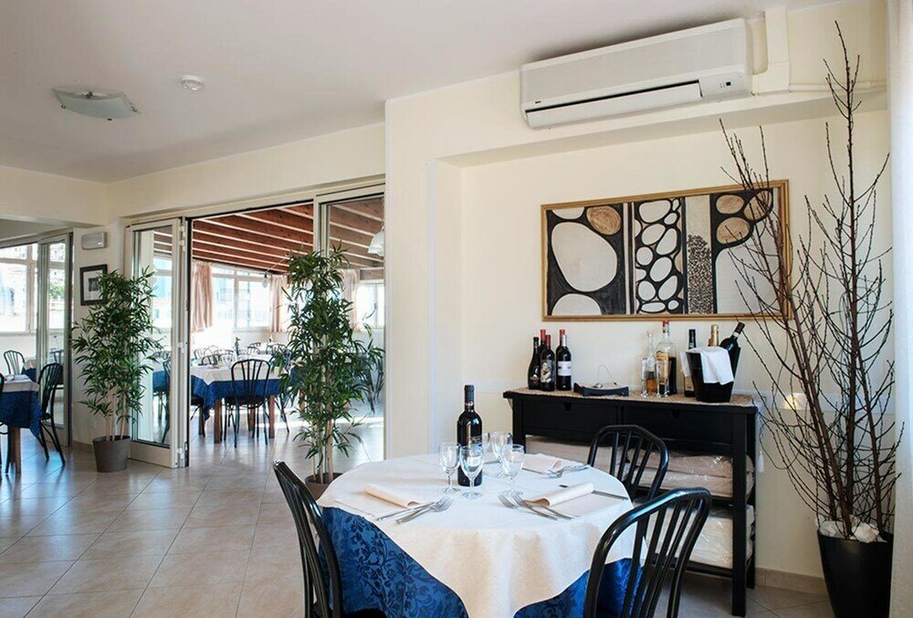 Фото Hotel Antagos