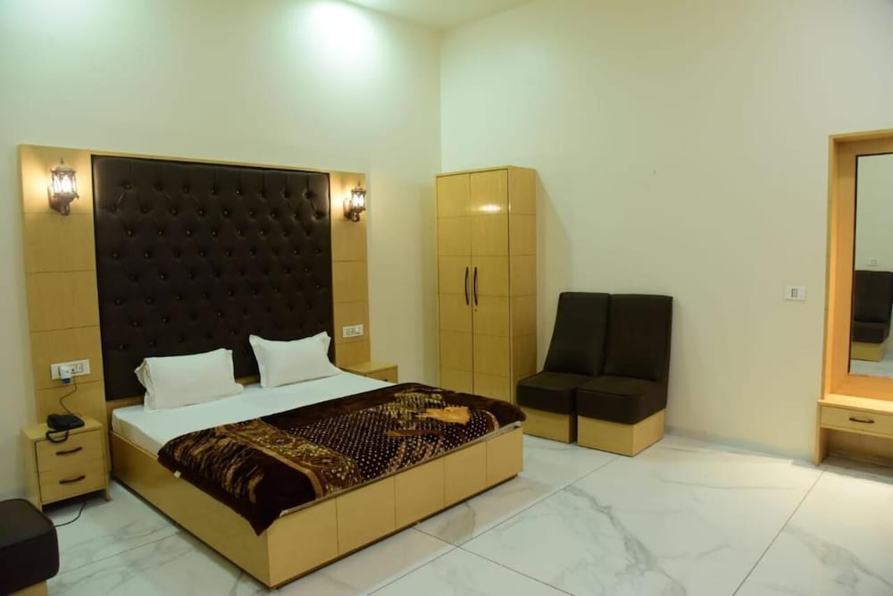 Фото Kohinoor Palace