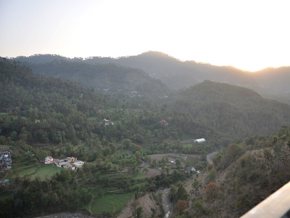 Фото Oyo 13319 Home Valley View Dharampur