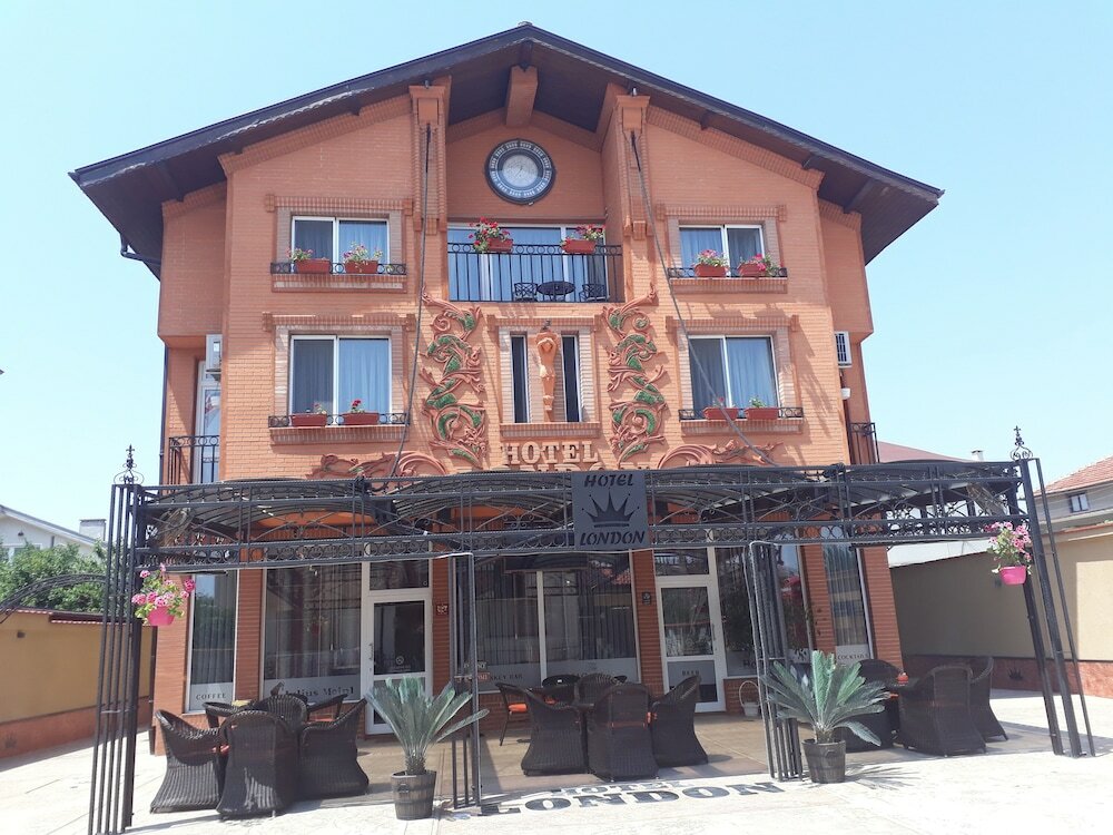 Фото отеля 1