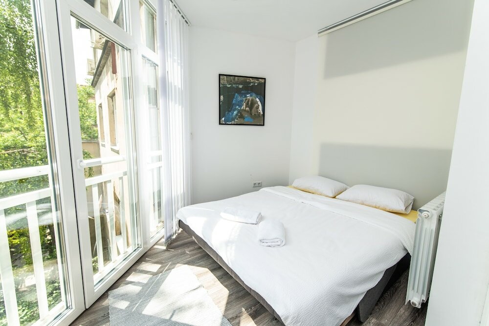 Фото Modern Apartment in the Heart of the City Center!