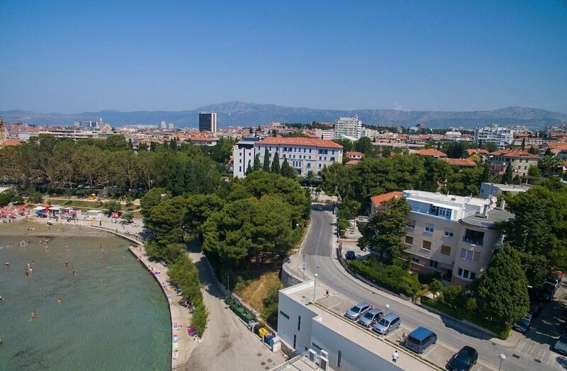 Гостиница Sand Beach Apartments в Сплите