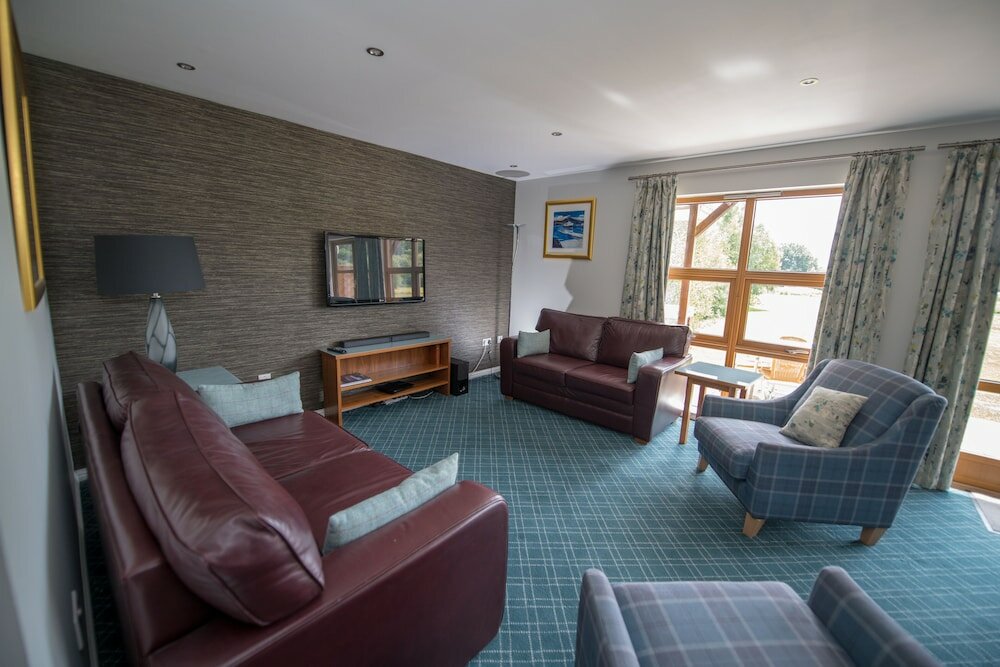 Фото Loch Lomond Waterfront Luxury Lodges