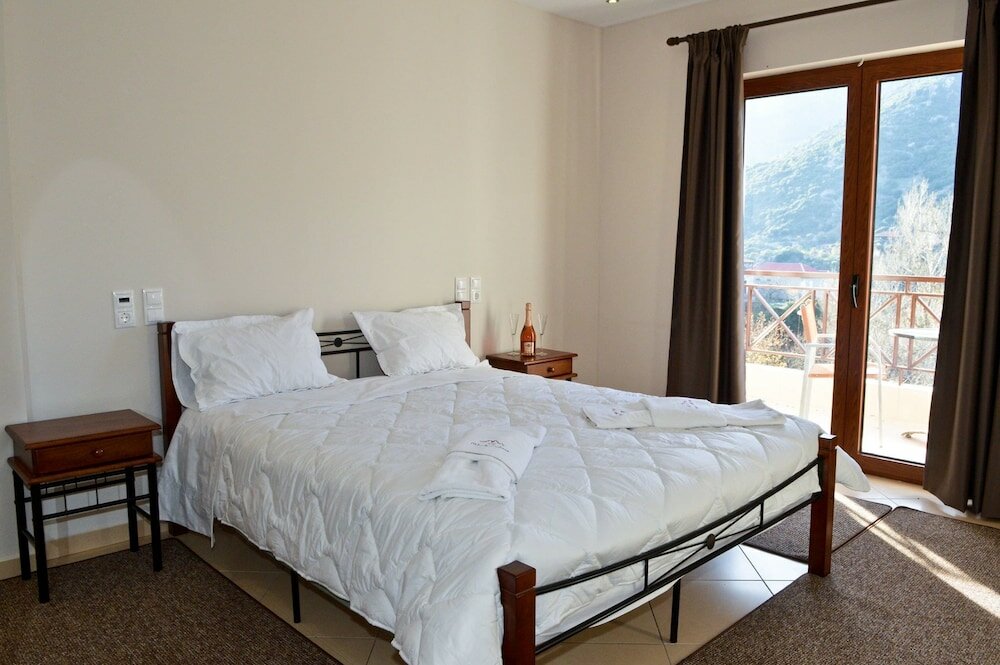 Фото Hotel Mikri Archontissa