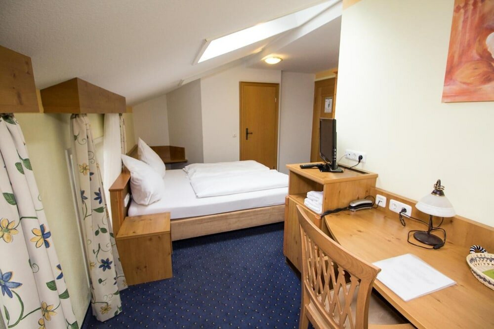 Фото Hotel-Pension Marienhof