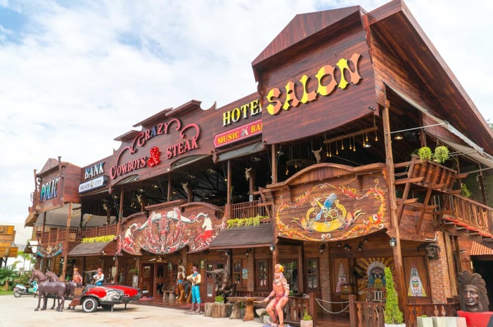 Фото отеля 2