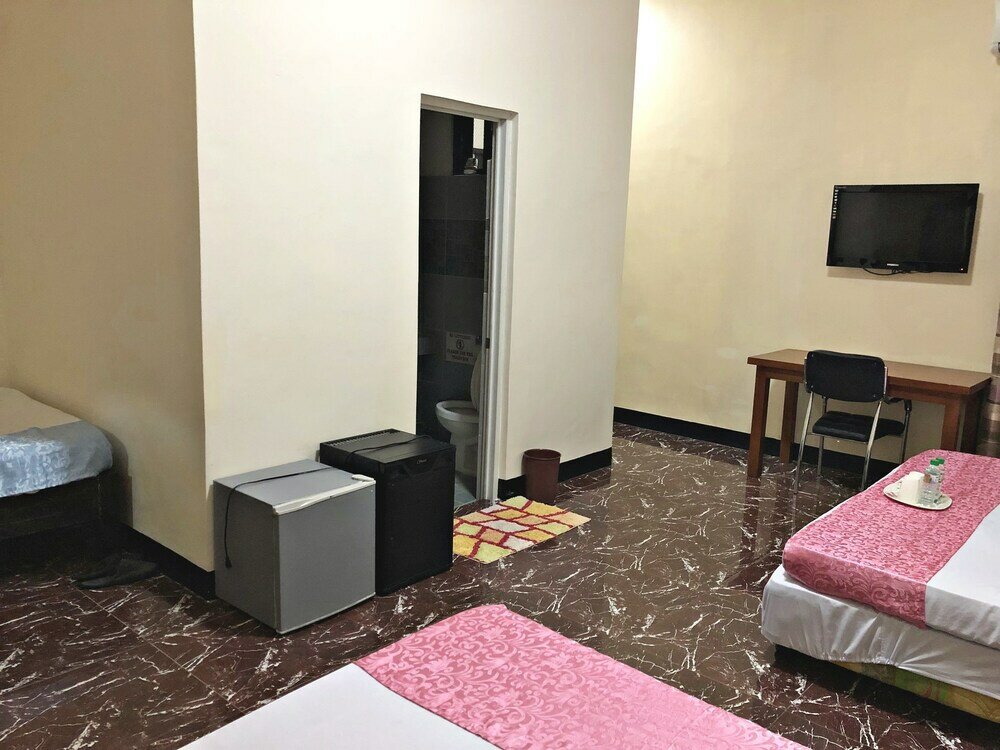 Фото Knights Ko Suites