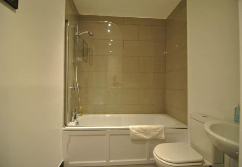 Фото Lord Raglan House