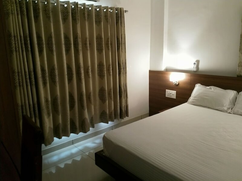 Гостиница Indra Residency в Вадодаре