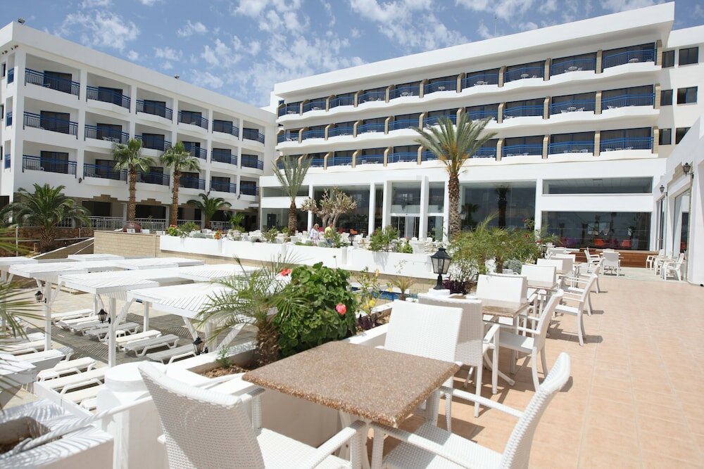 Фото Ascos Coral Beach Hotel by Tsokkos