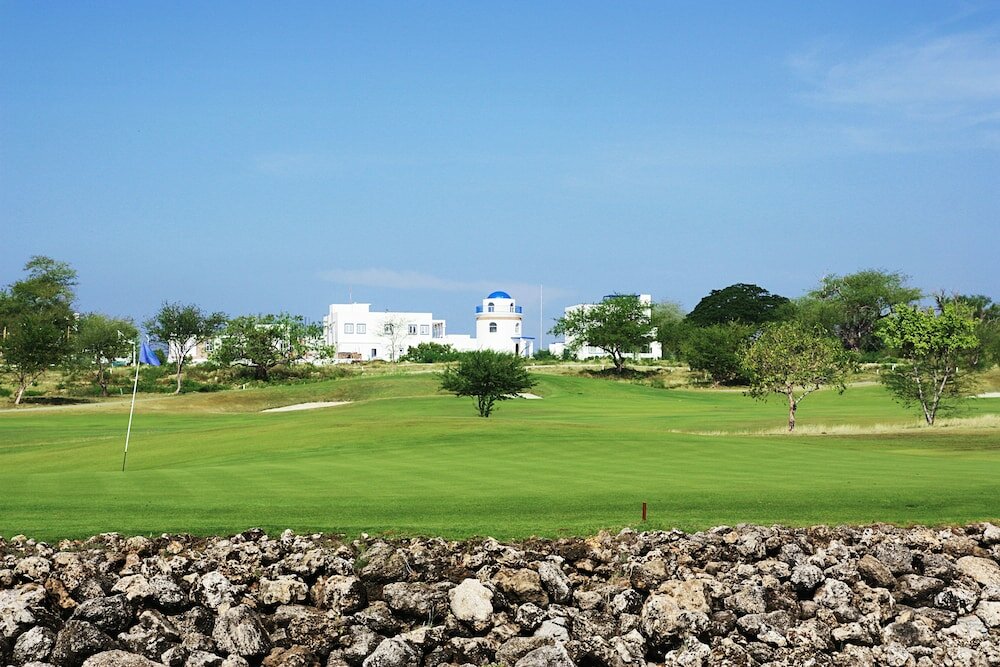 Фото Thunderbird Resorts - Poro Point