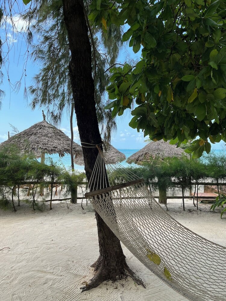 Фото Tiki Beach Club and Resort