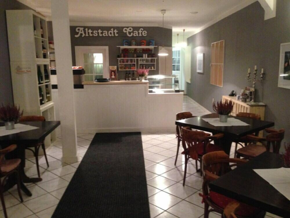 Фото Pension Altstadt Cafe