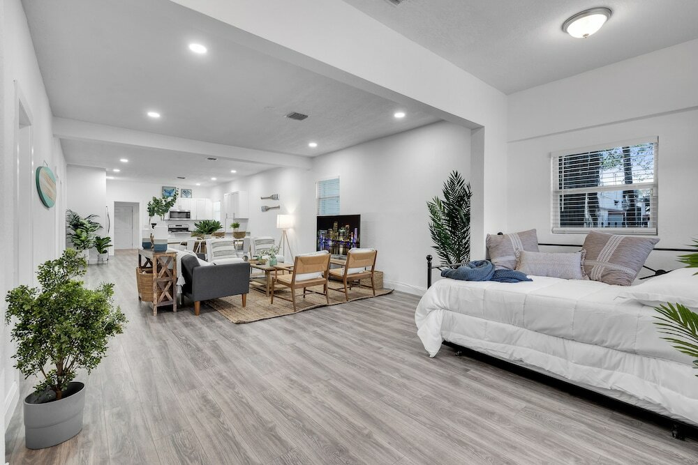 Фото Modern & Cozy 5bd House in Buenavista