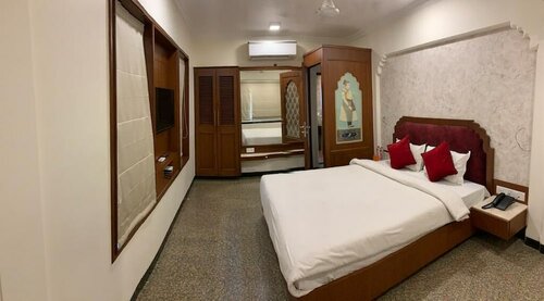 Гостиница Purohit Holidays Resort в Лонавала