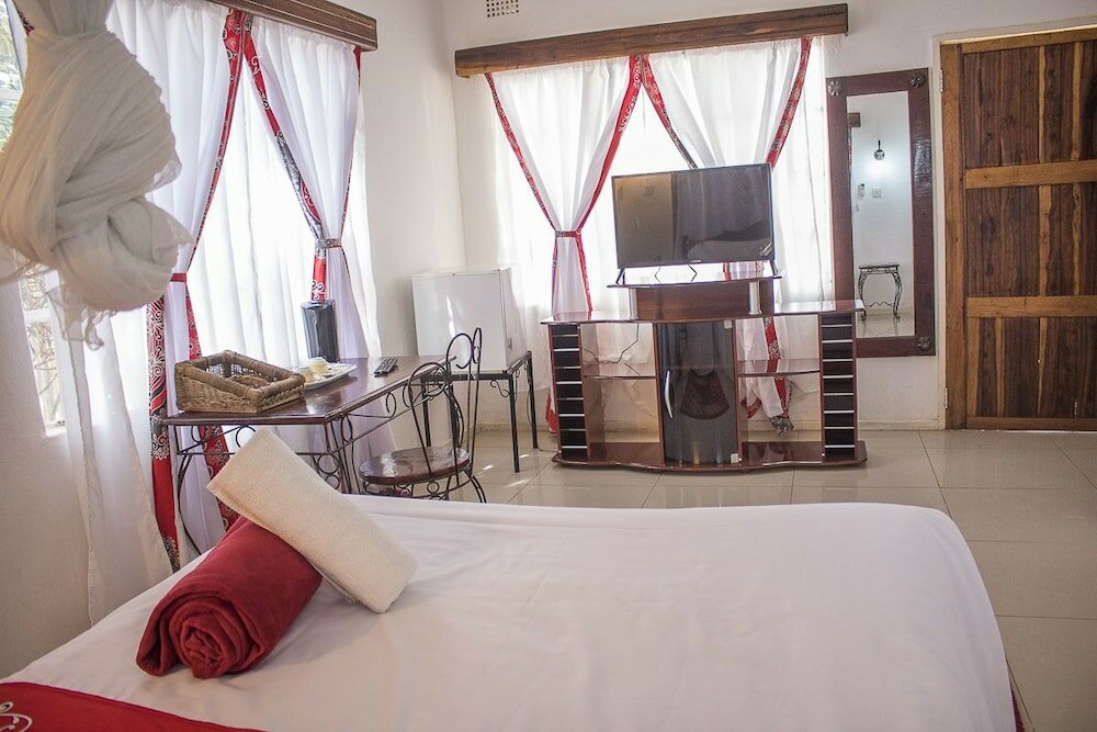 Фото Chanters Lodge, Livingstone