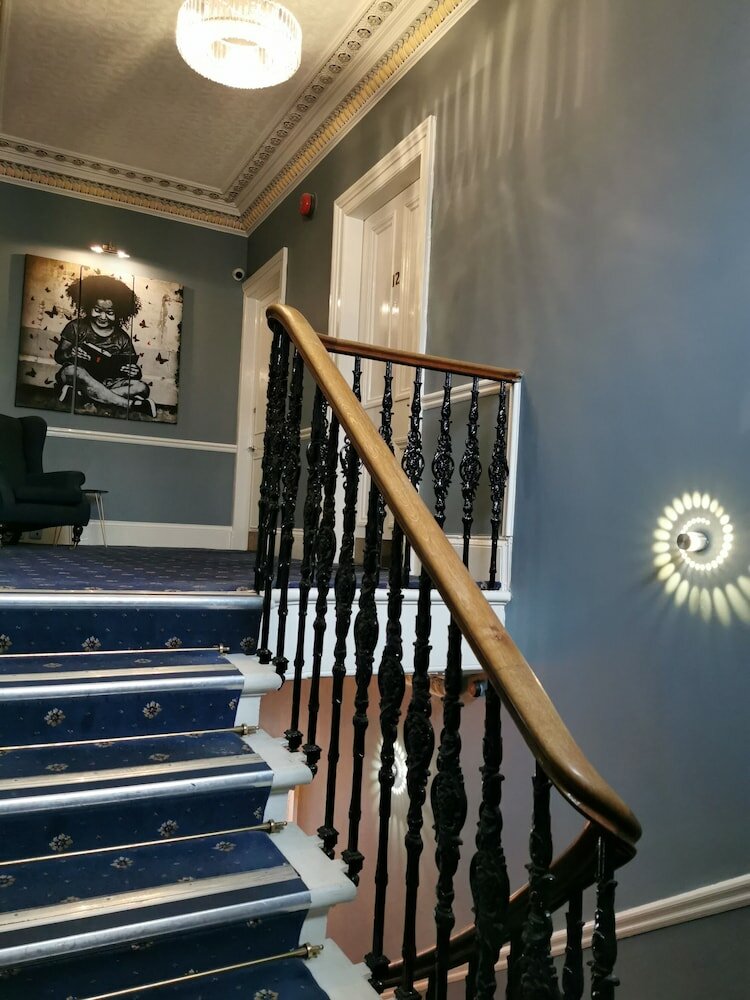 Фото The Edinburgh Lodge