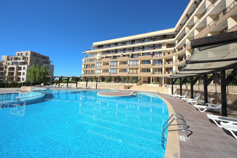 Фото Menada Luxor Apartments