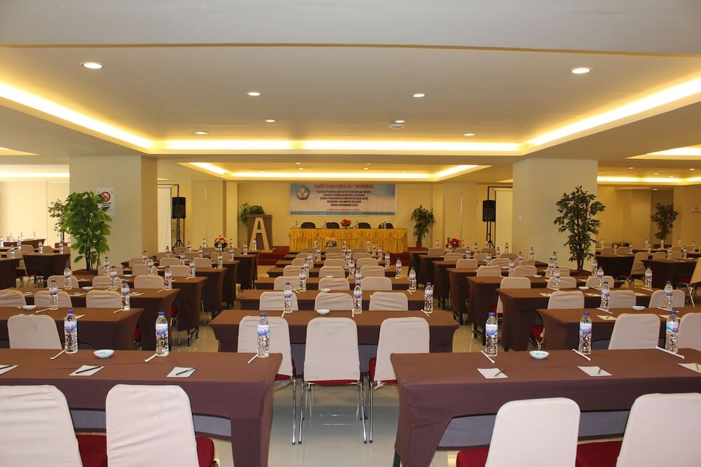 Фото Grand Asia Hotel