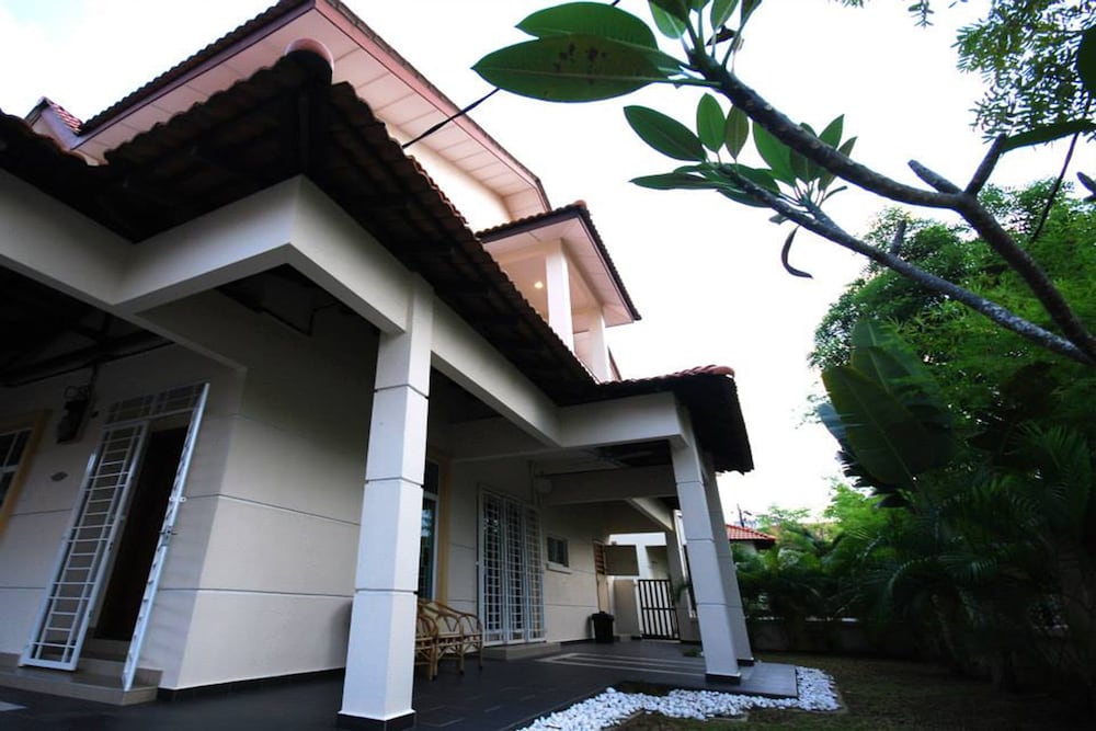 Фото Sunflower House