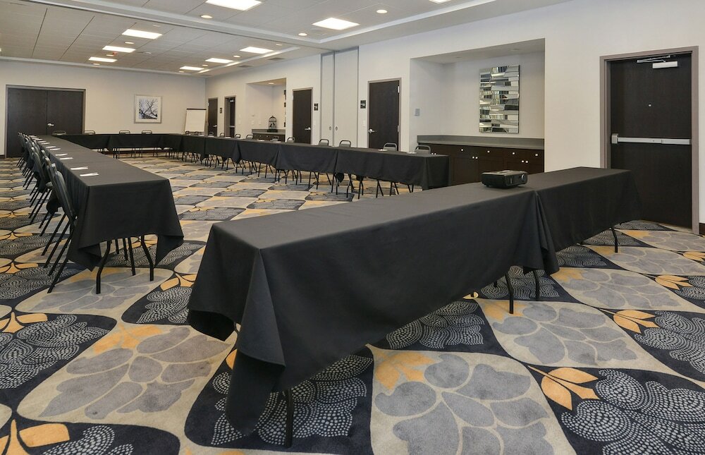 Фото Hampton Inn & Suites Des Moines Downtown