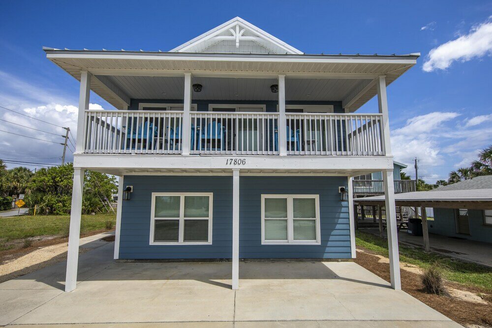 Фото Breezy Blue Cottage