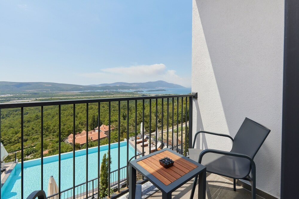 Фото Bayview Hills Luxury Residences