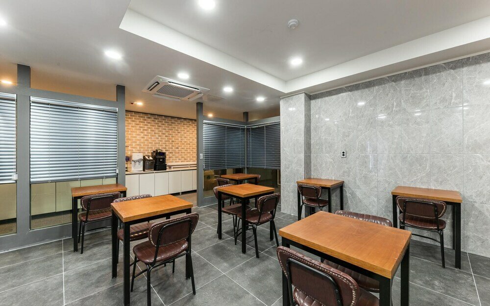 Фото Changwon Jungangdong Business Hotel Hue