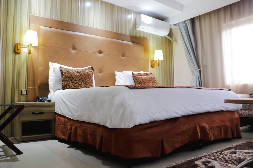 Фото Golden Tulip Hotel - Rivotel