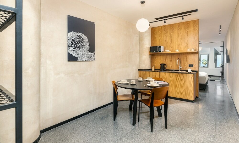 Фото Brown Brut Seafront Hotel