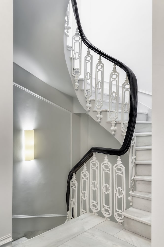 Фото Praxitelous Luxury Suites