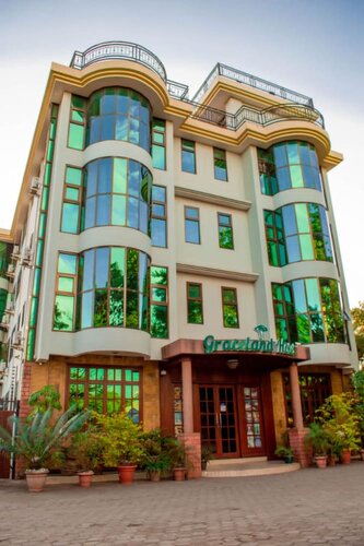 Гостиница Graceland Hotel в Аруше