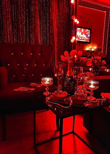 Көрпе астындағы нағыз әйел мастурбациясы