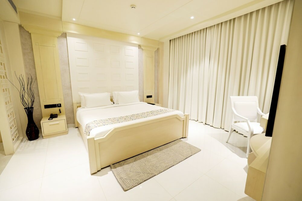 Фото Aj Grand Hotel