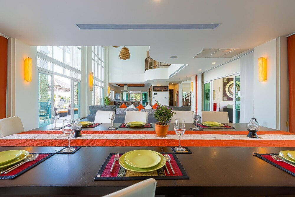 Фото Luxury Mansion 6 Br on Golf Course Jb