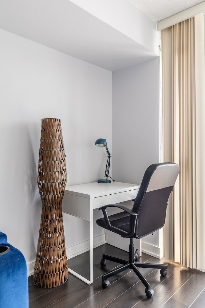 Фото Marvelous Elegant Downtown Apartments