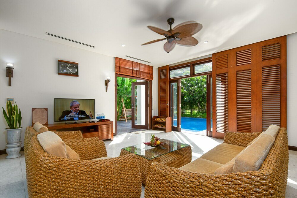 Фото Luxury Danang Beach Pool Villa
