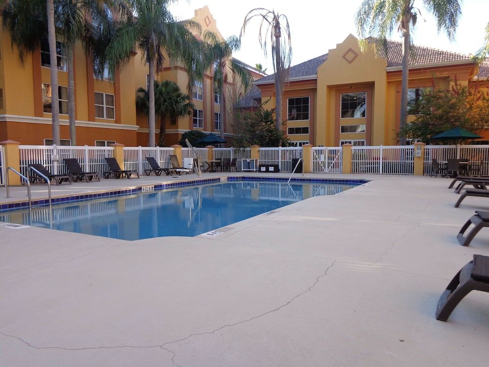 Фото Surestay Plus by Best Western Orlando Lake Buena Vista