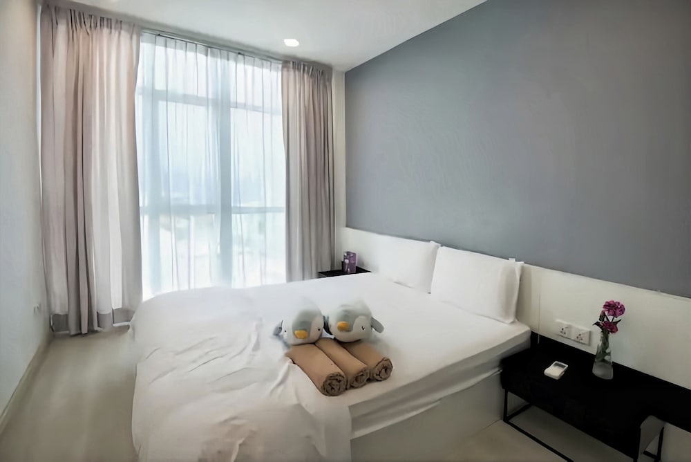 Фото Straits Garden Suites Georgetown