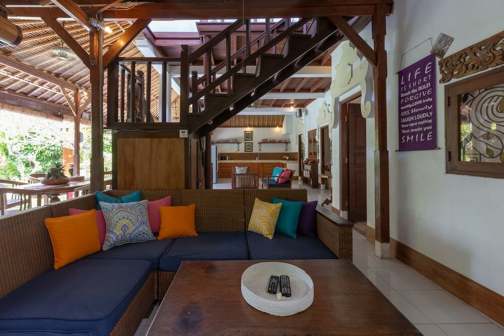 Фото Villa Poppy