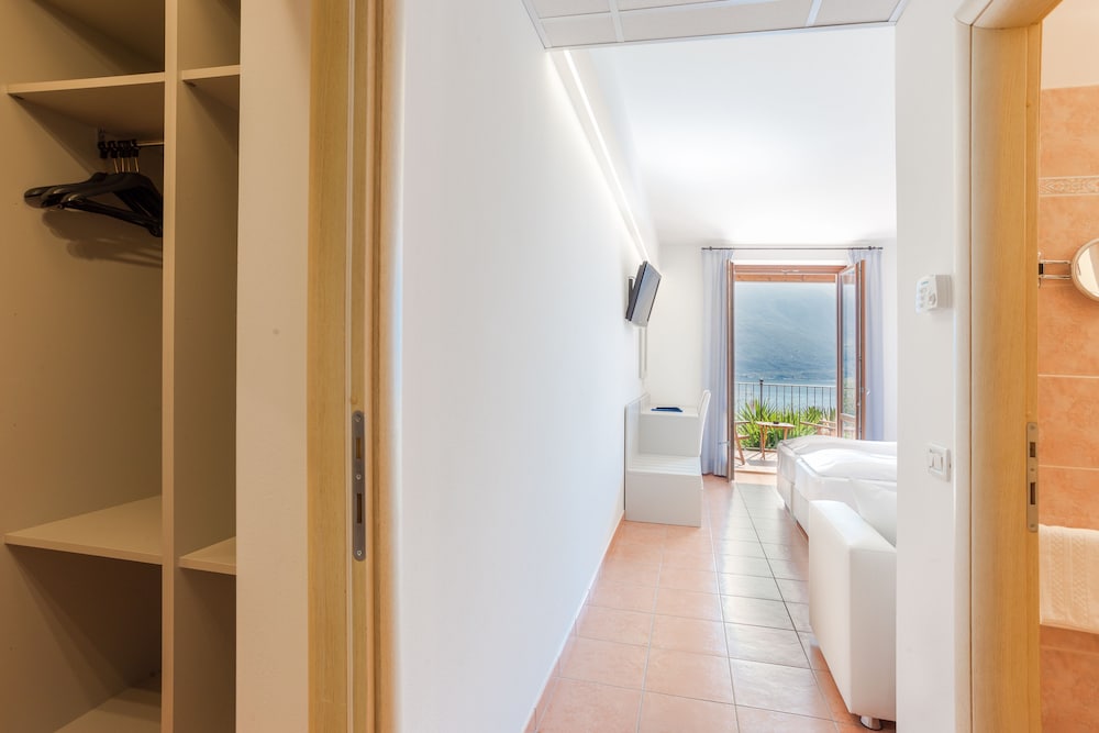 Фото Relax Hotel La Gardenia & Villa Oleandra