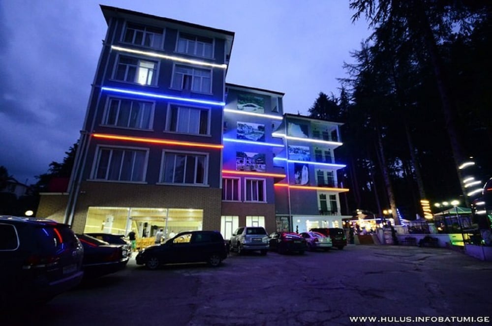 Фото Hotel Nine Brothers