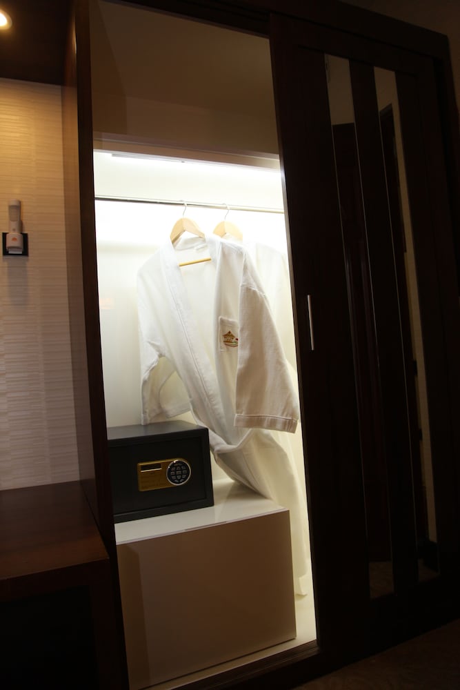 Фото Mingalar Thiri Hotel