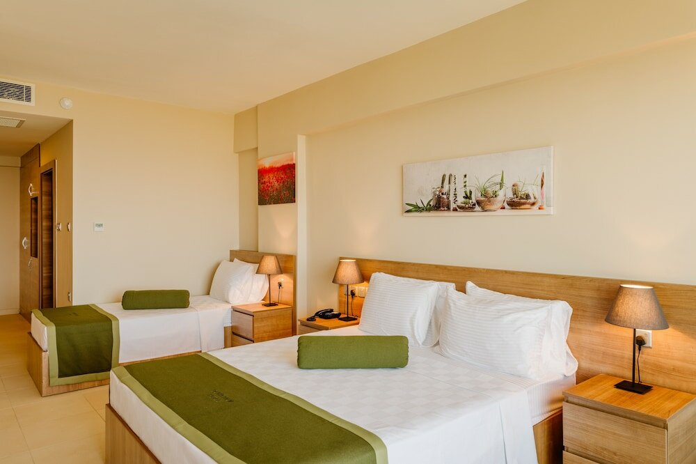 Фото Olivia Palm Hotel